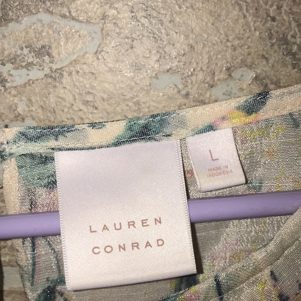 ✅Lauren Conrad Blouse - Picture 4 of 8